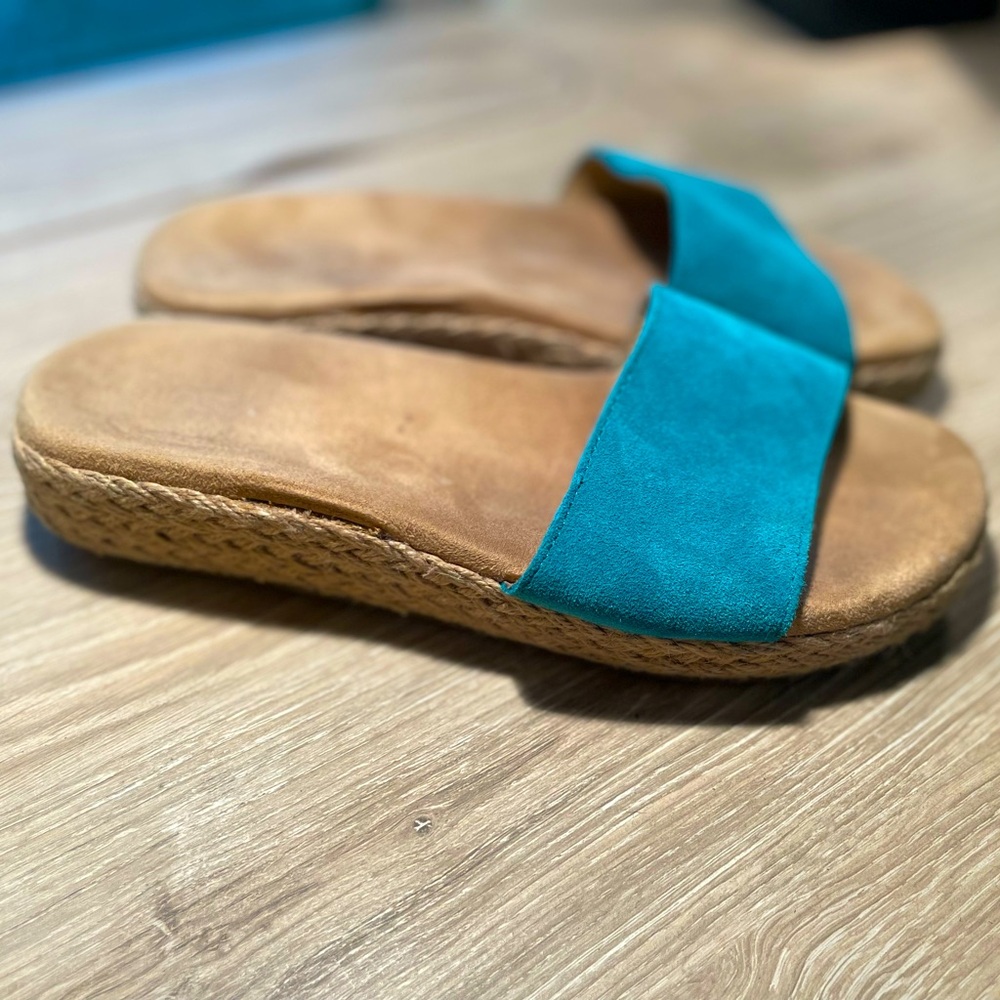 Aerosoles Slide Wedge Sandals / Leather Material / Size: 6M / Color: Turquoise